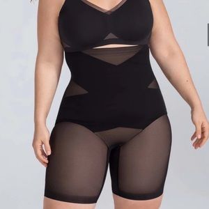 NEW honeylove superpower shorts black 1x in runway 1X